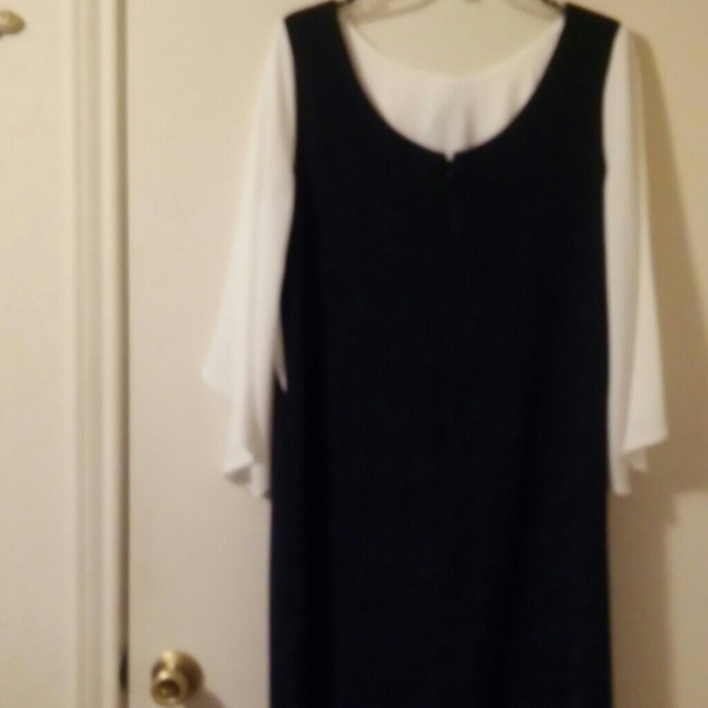 Very Class Dress: Est 1962/ Brand - image 2